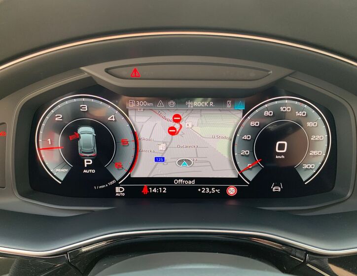 Audi Q8 11