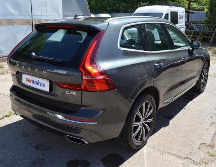 Volvo XC60 4