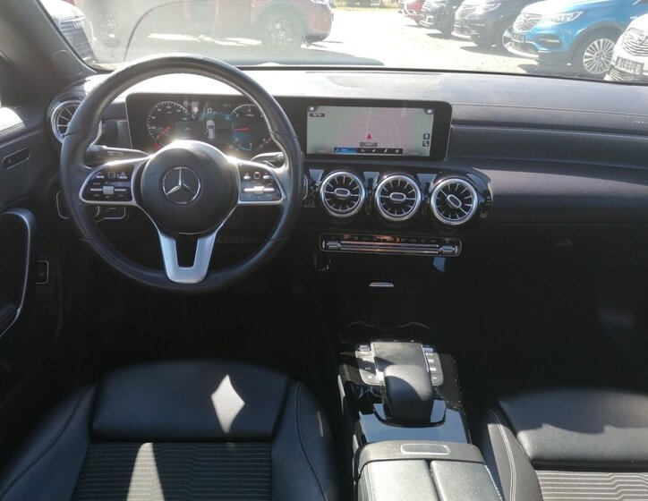 Mercedes-Benz CLA 9