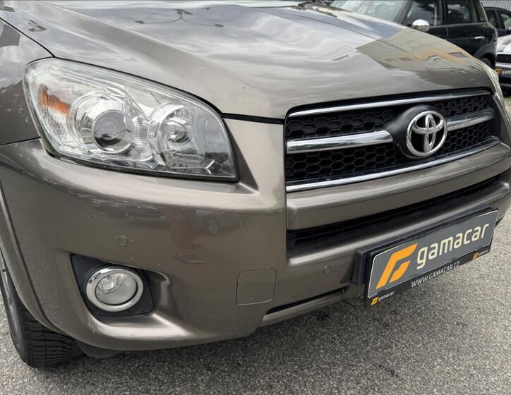 Toyota RAV4 17