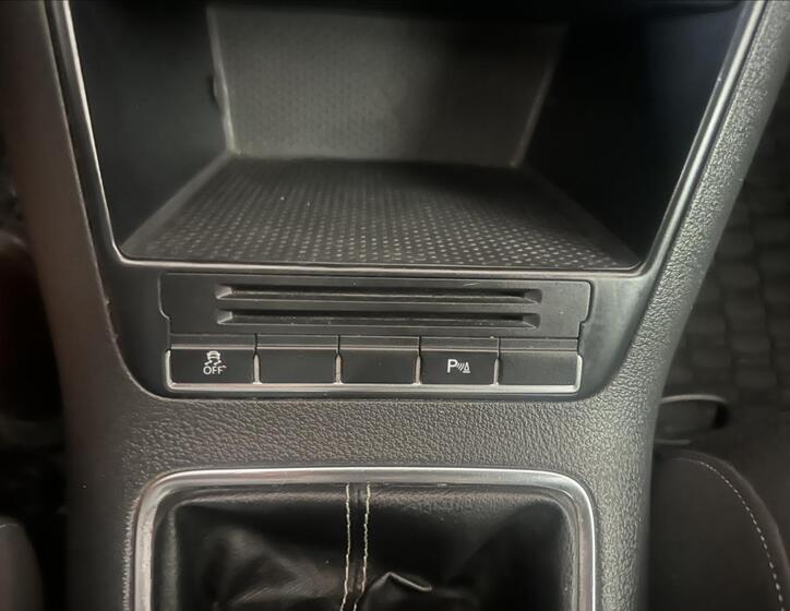 Volkswagen Golf 33
