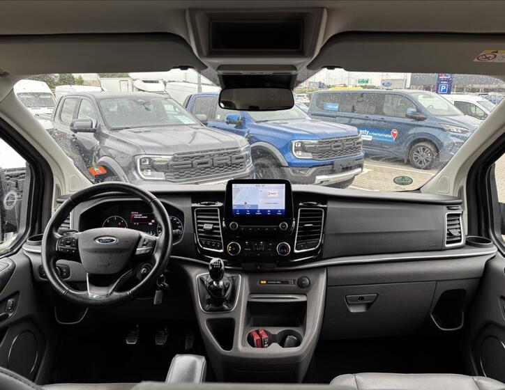 Ford Tourneo Custom 17