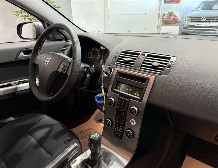 Volvo V50 13