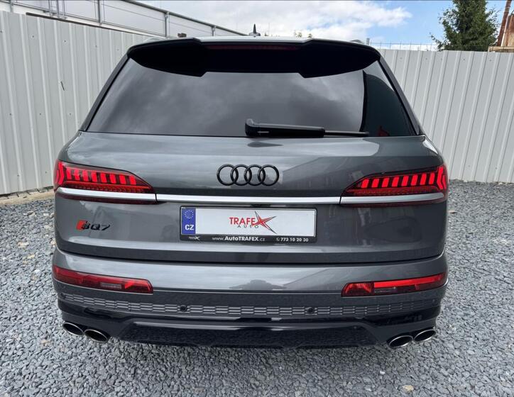 Audi SQ7 11