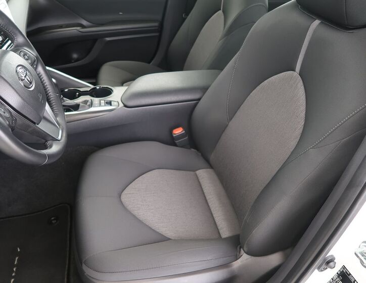 Toyota Camry 9