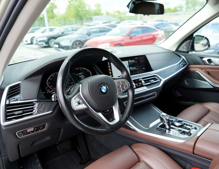BMW X7 26