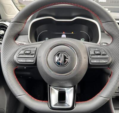 MG ZS 8