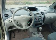 Toyota Yaris 21