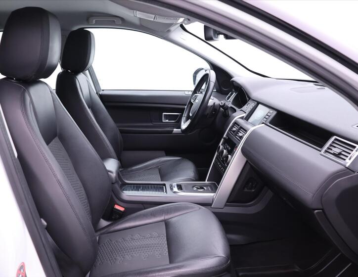 Land Rover Discovery Sport 12