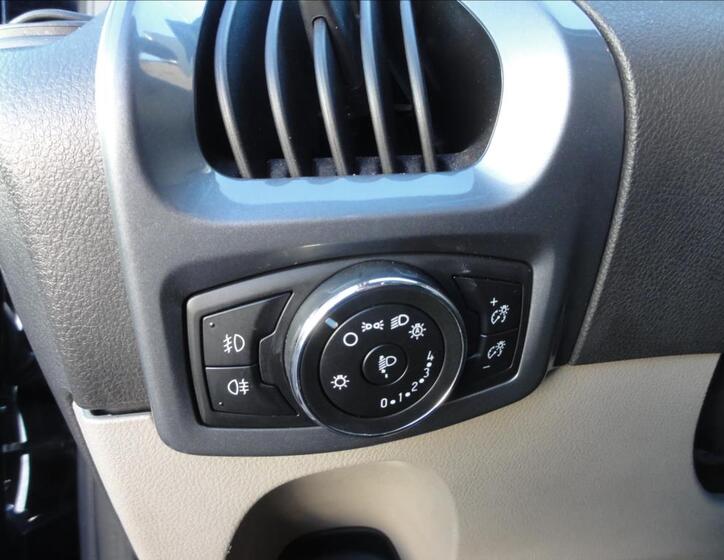Ford Tourneo Custom 26