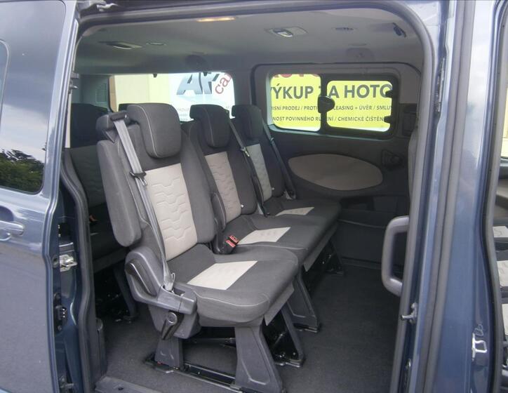 Ford Tourneo Custom 9