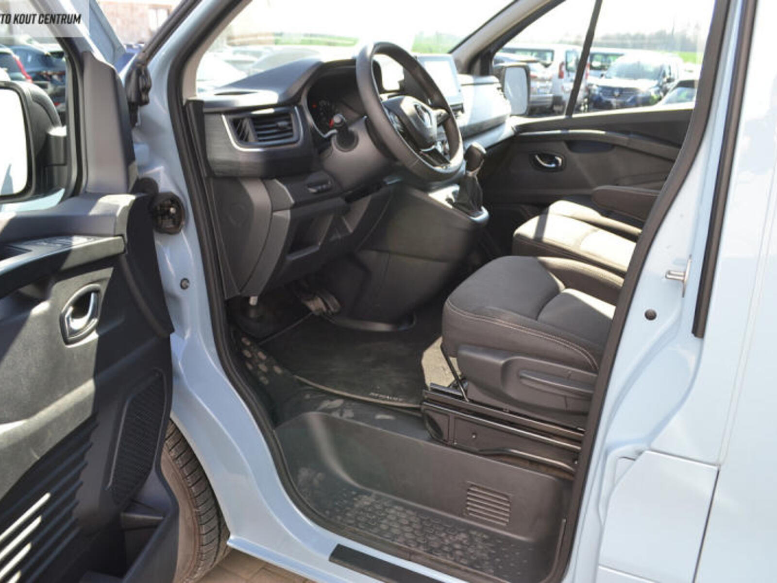 Renault Trafic 33