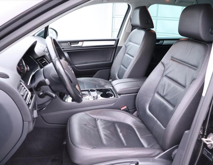 Volkswagen Touareg 13
