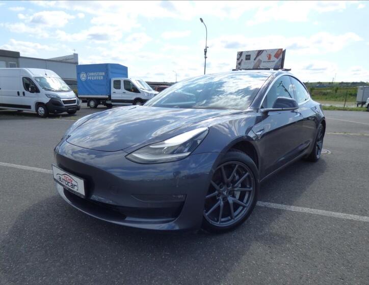 Tesla Model 3 7