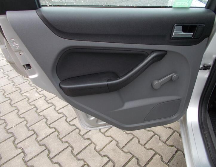 Ford Focus 16