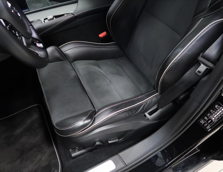 Volvo V90 30