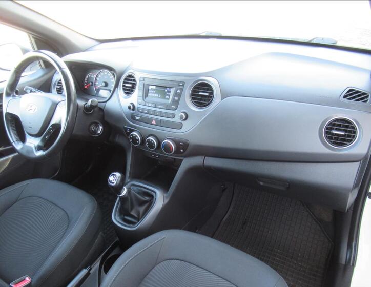 Hyundai i10 19