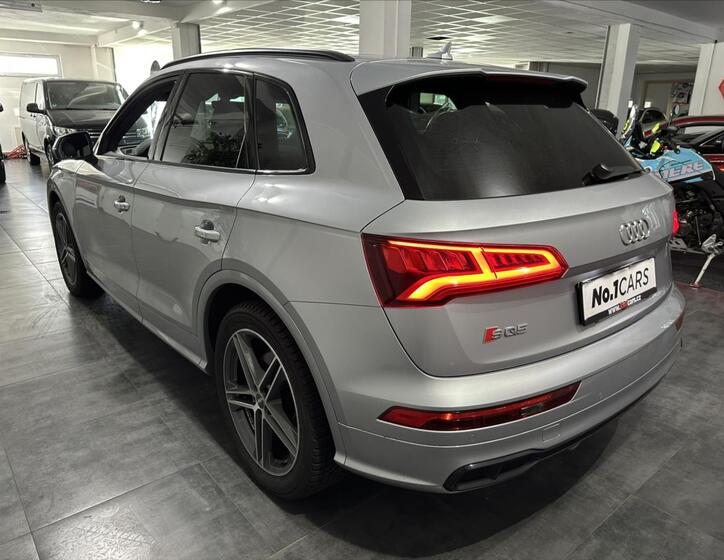 Audi SQ5 4