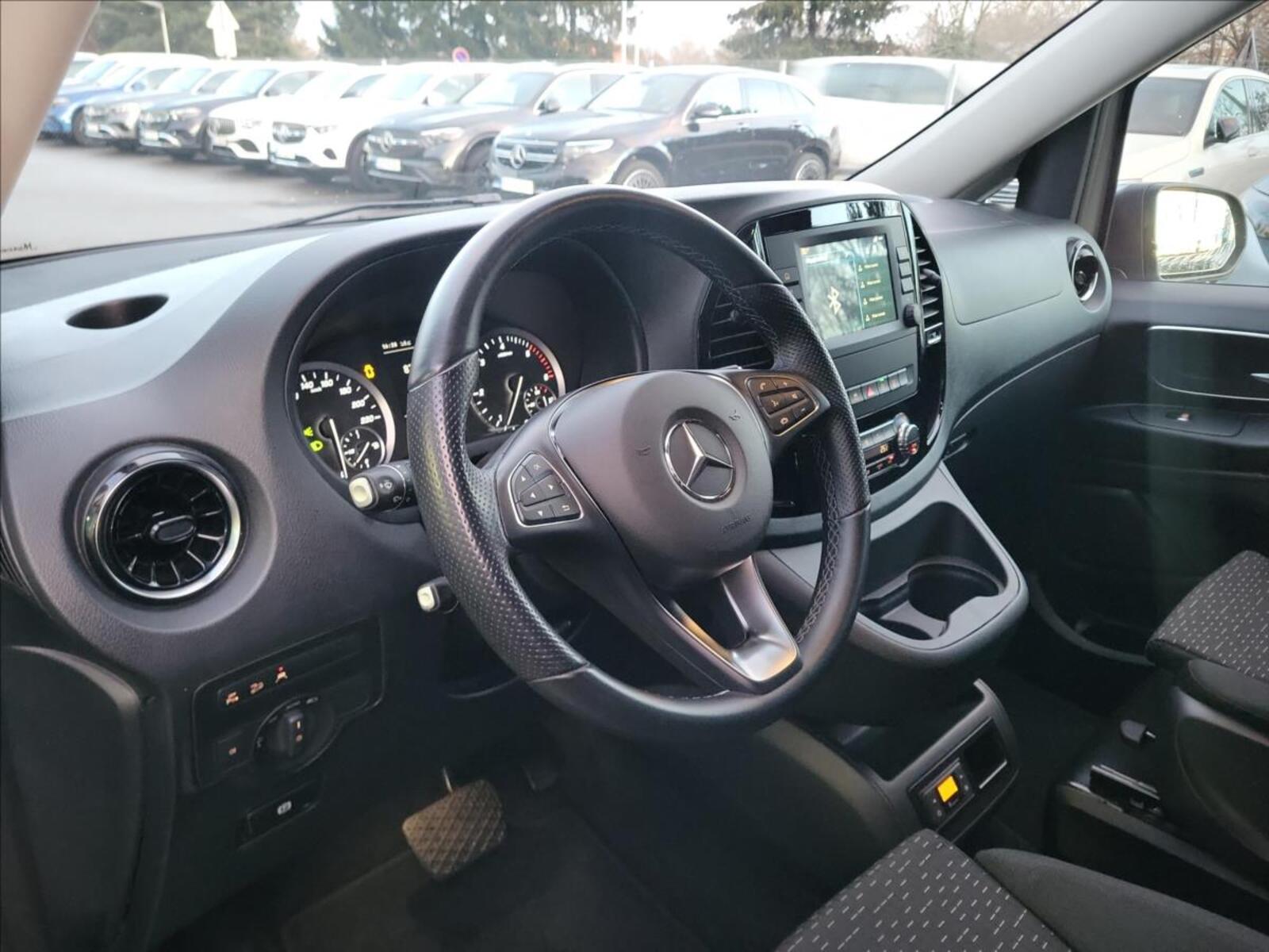 Mercedes-Benz Vito 9