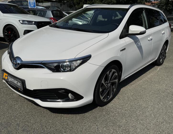 Toyota Auris 12