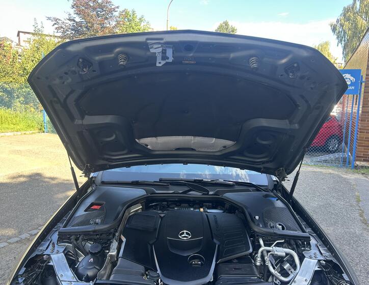 Mercedes-Benz Třídy E 93
