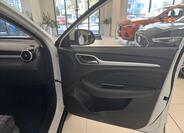 MG ZS 8