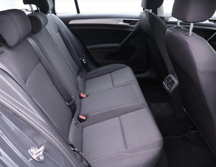 Volkswagen Golf 13