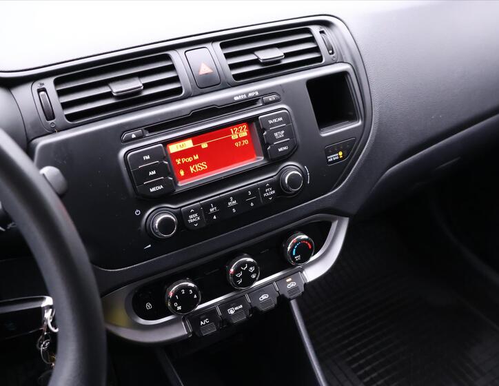 KIA Rio 17