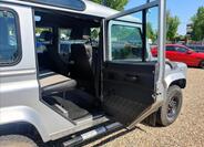Land Rover Defender 15