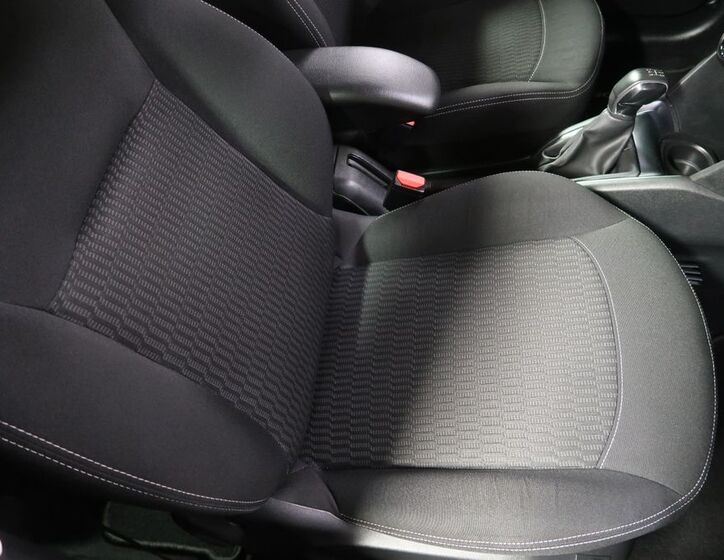 Peugeot 208 13