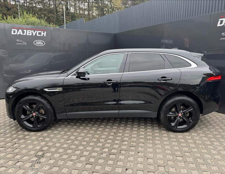 Jaguar F-Pace 5