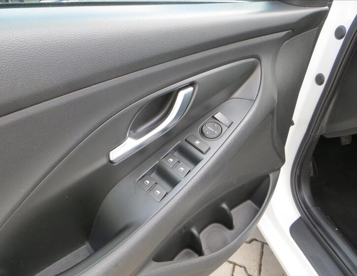 Hyundai i30 11