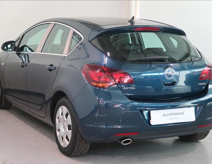 Opel Astra 6