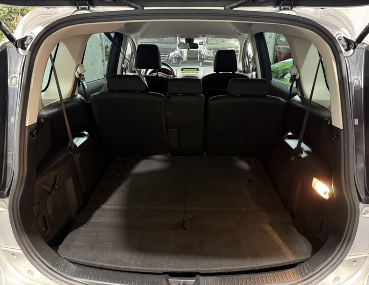 Mazda 5 26