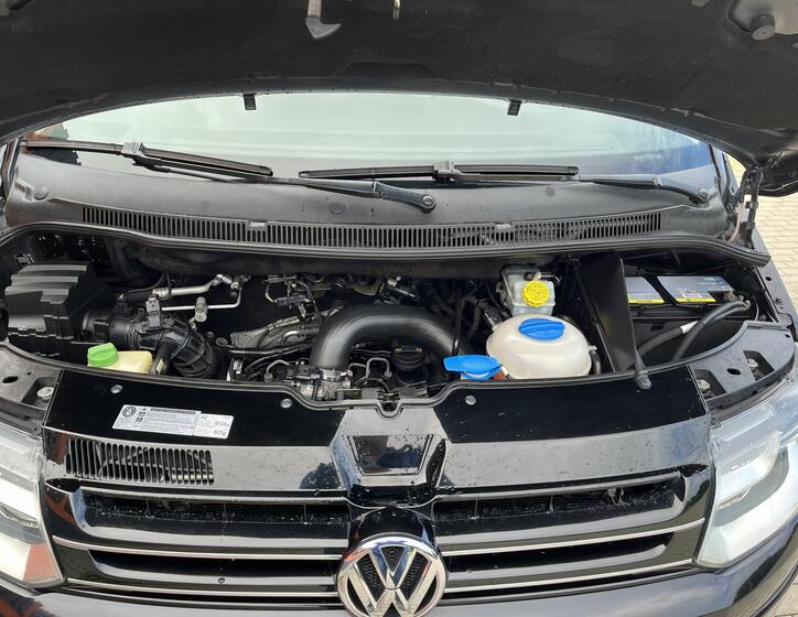 Volkswagen Caravelle 23