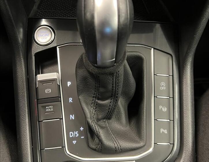 Volkswagen Tiguan 8