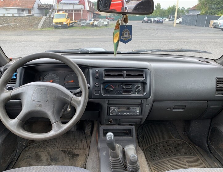 Mitsubishi L200 12