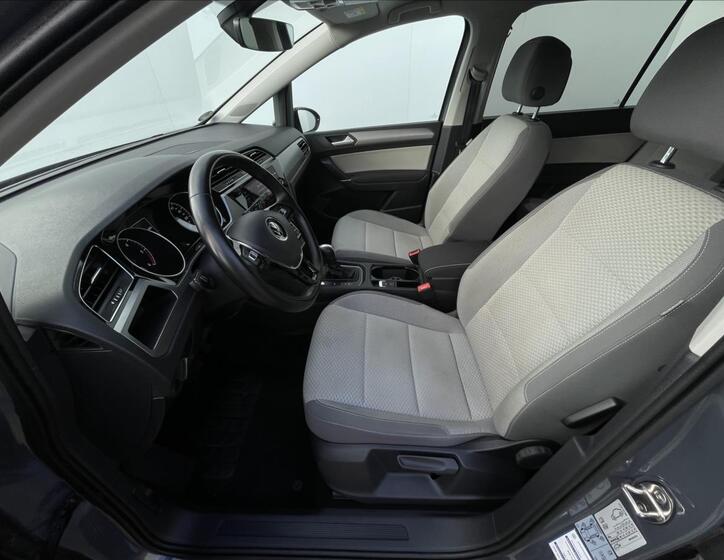 Volkswagen Touran 4