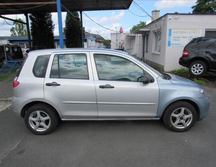 Mazda 2 8