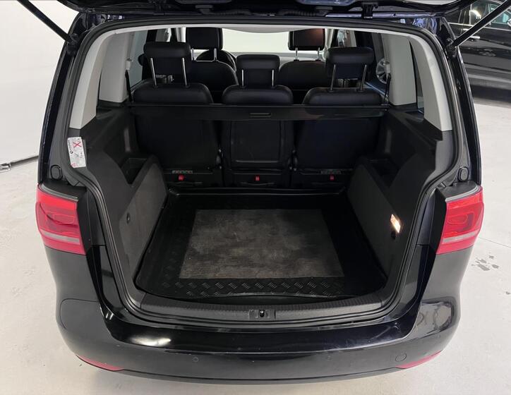 Volkswagen Touran 24