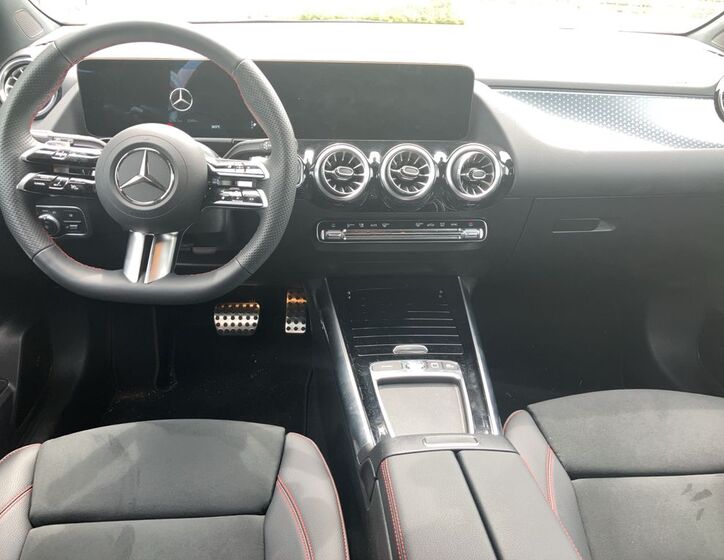 Mercedes-Benz GLA 16