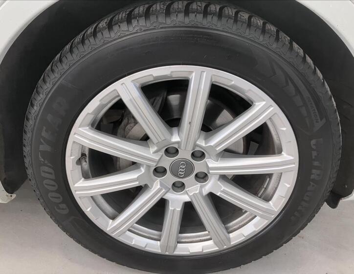 Audi Q7 29