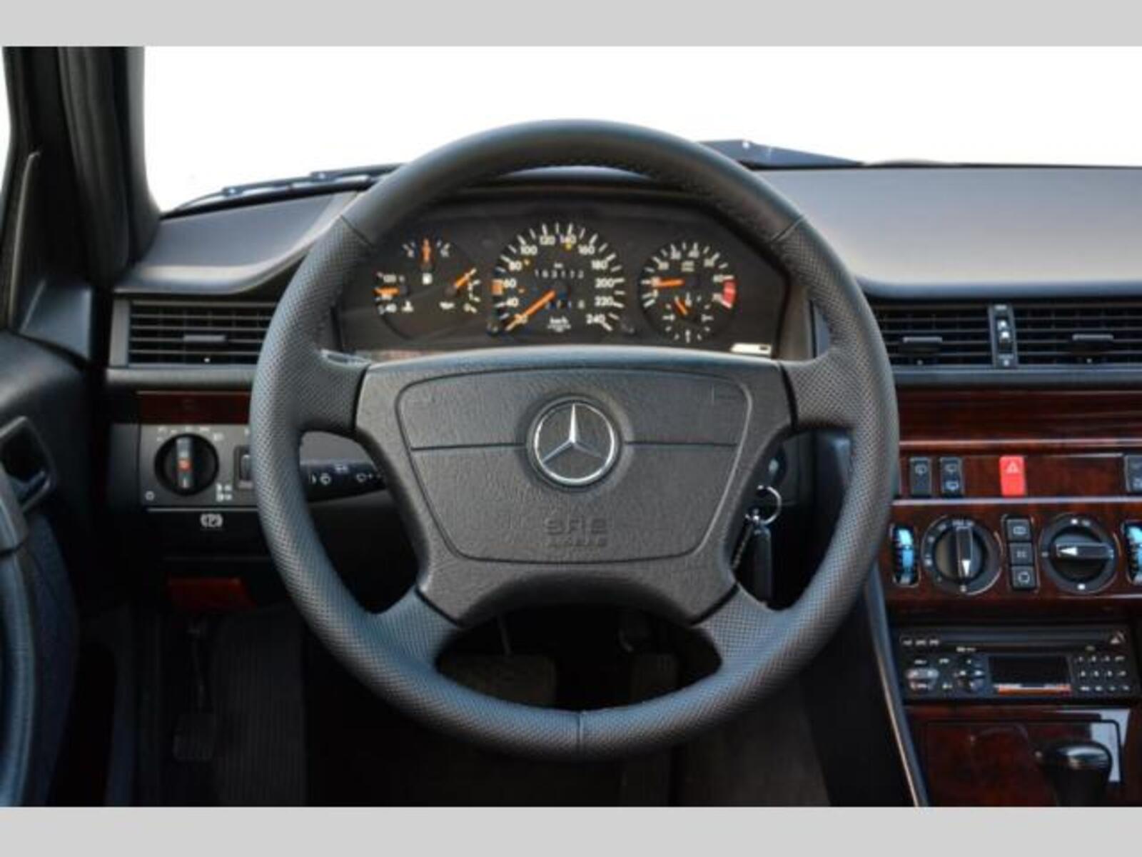 Mercedes-Benz Třídy E 15