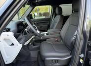 Land Rover Defender 11