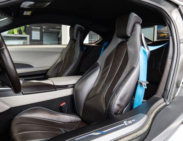 BMW i8 7