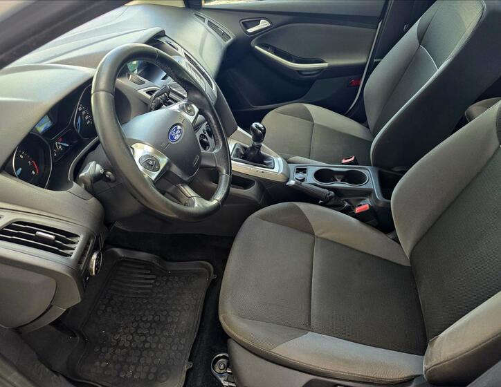 Ford Focus 8