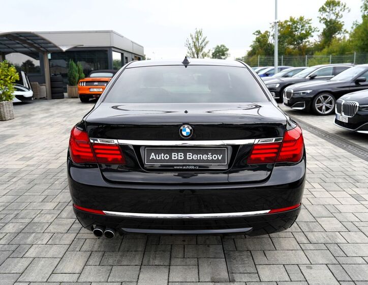 BMW Řada 7 5
