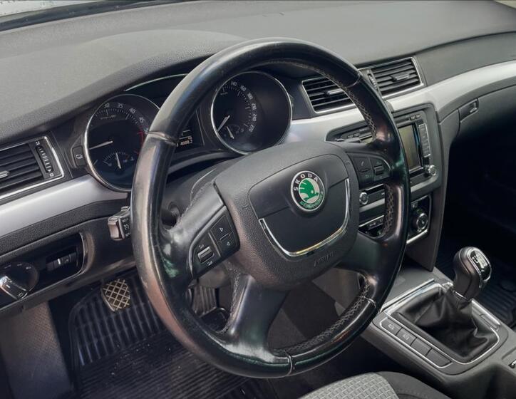 Škoda Superb 11