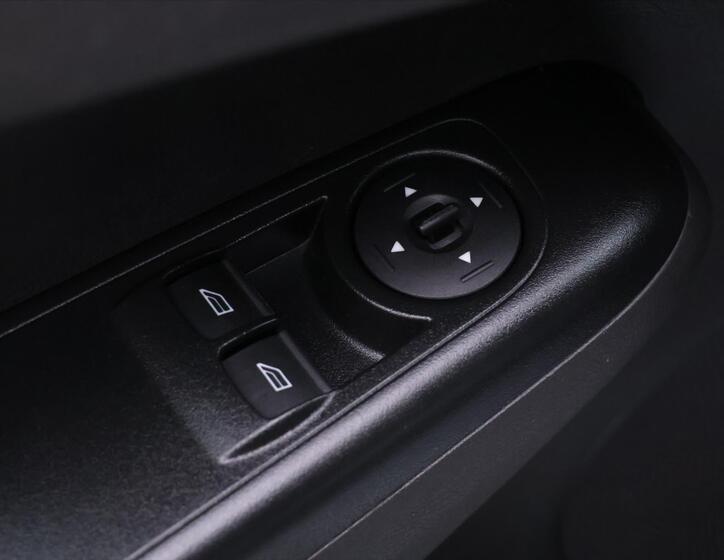 Ford Tourneo Courier 14
