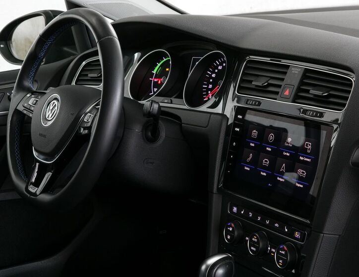Volkswagen Golf 14